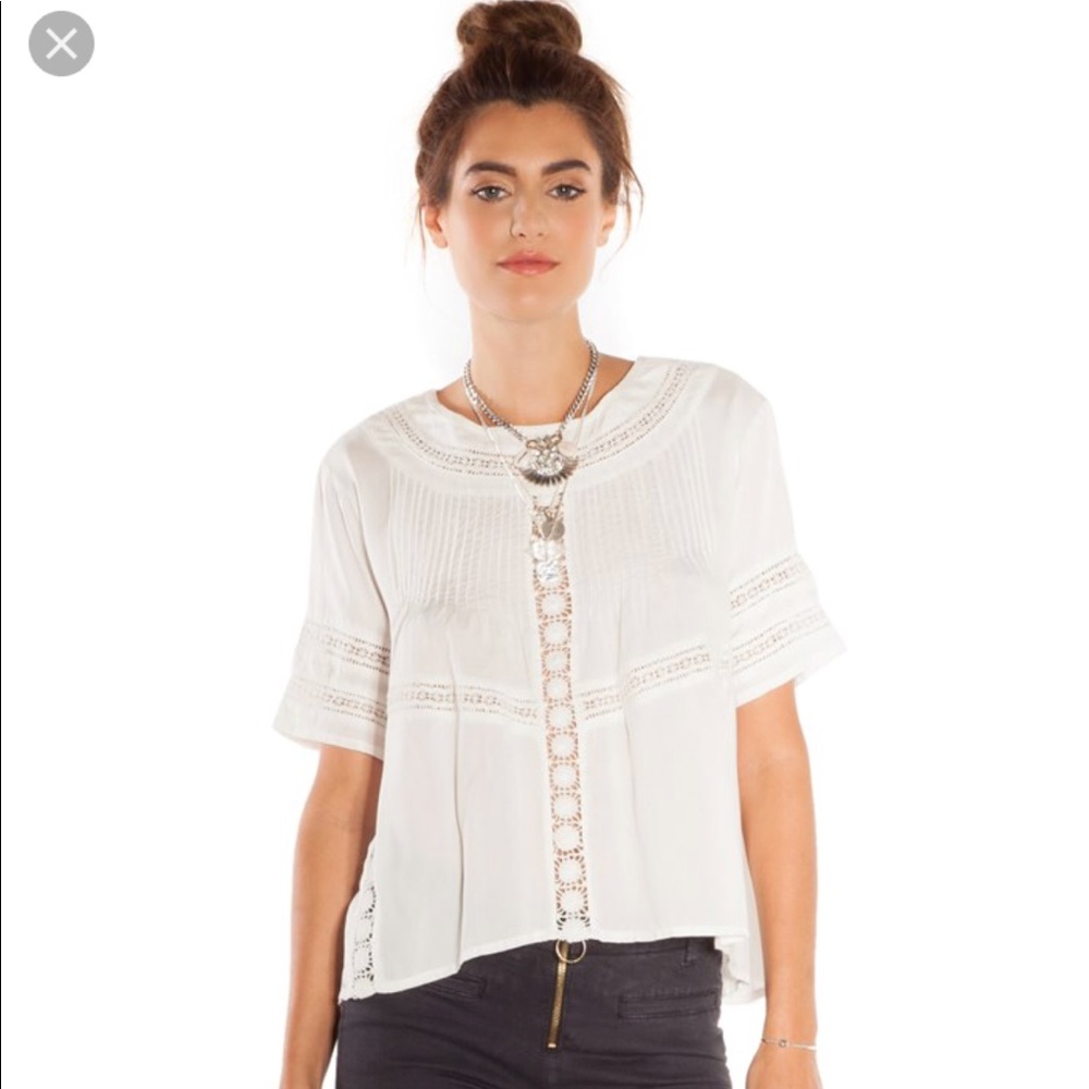 Amuse Society Size Medium Woven Top